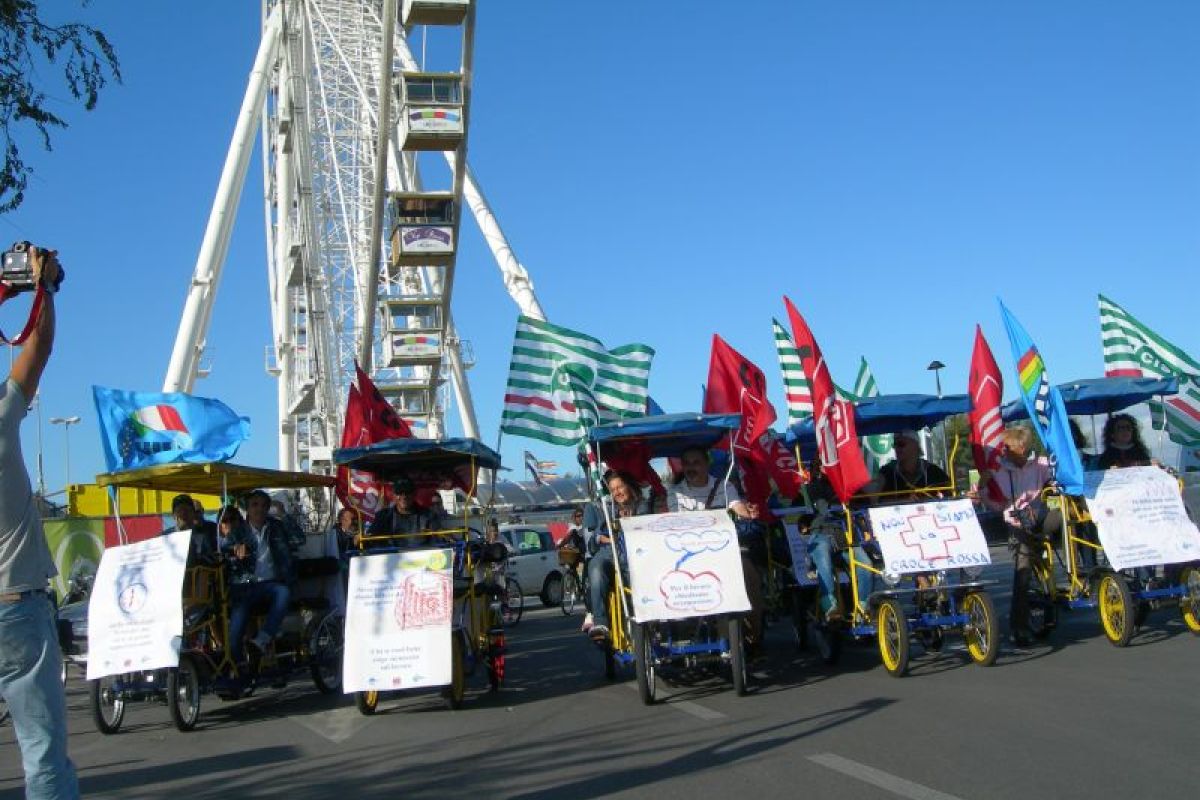 Pedaliamo Per I Diritti Delle Persone